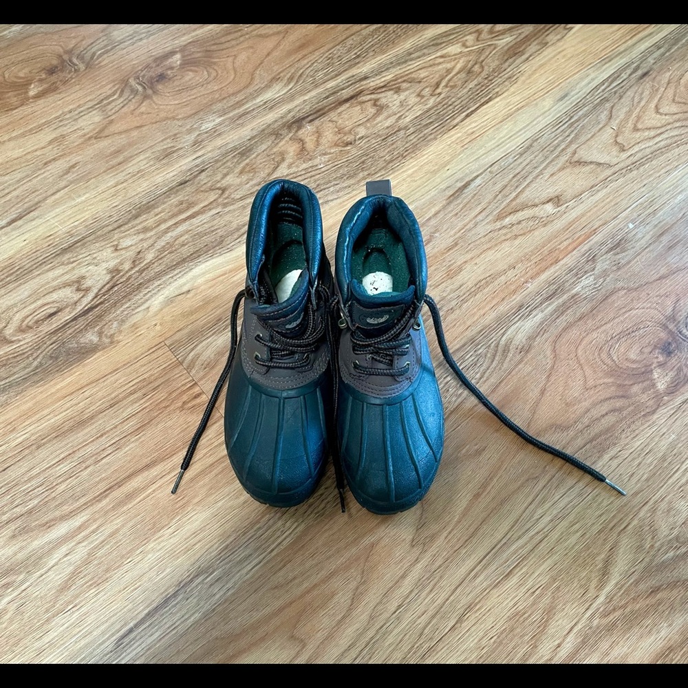 DONATED - FREE WITH PURCHASE! Child’s Hiking Boots  🥾 🥾 - Picture 2 of 5